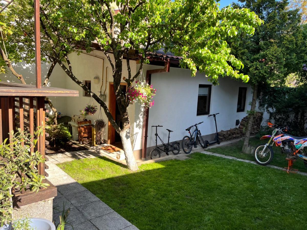 Apartments Music, Garden And Free Parking SJJ Eksteriør billede